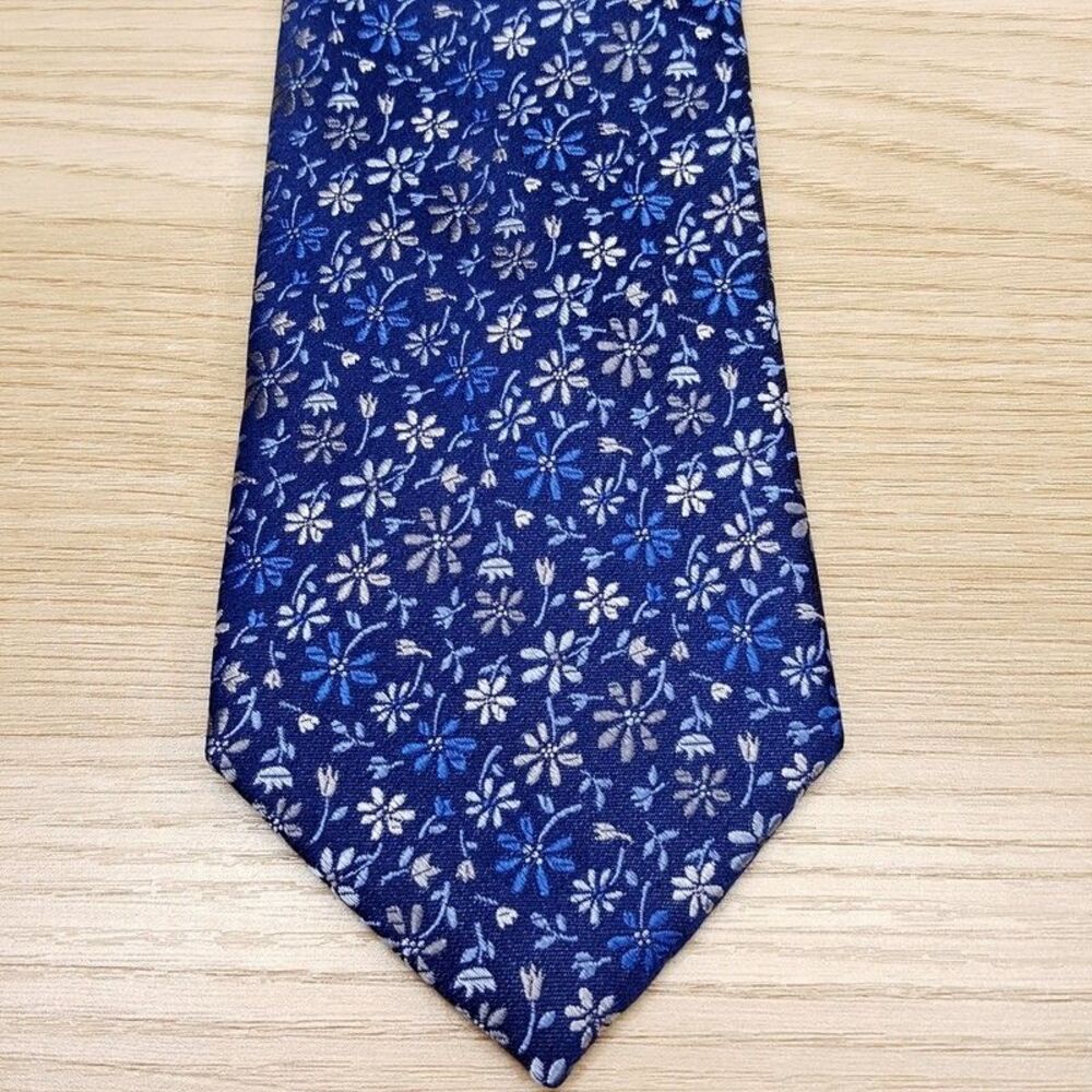 BLOOMINGDALES MENS STORE Neck Tie Blue Floral Embroidered 100% Silk Necktie
